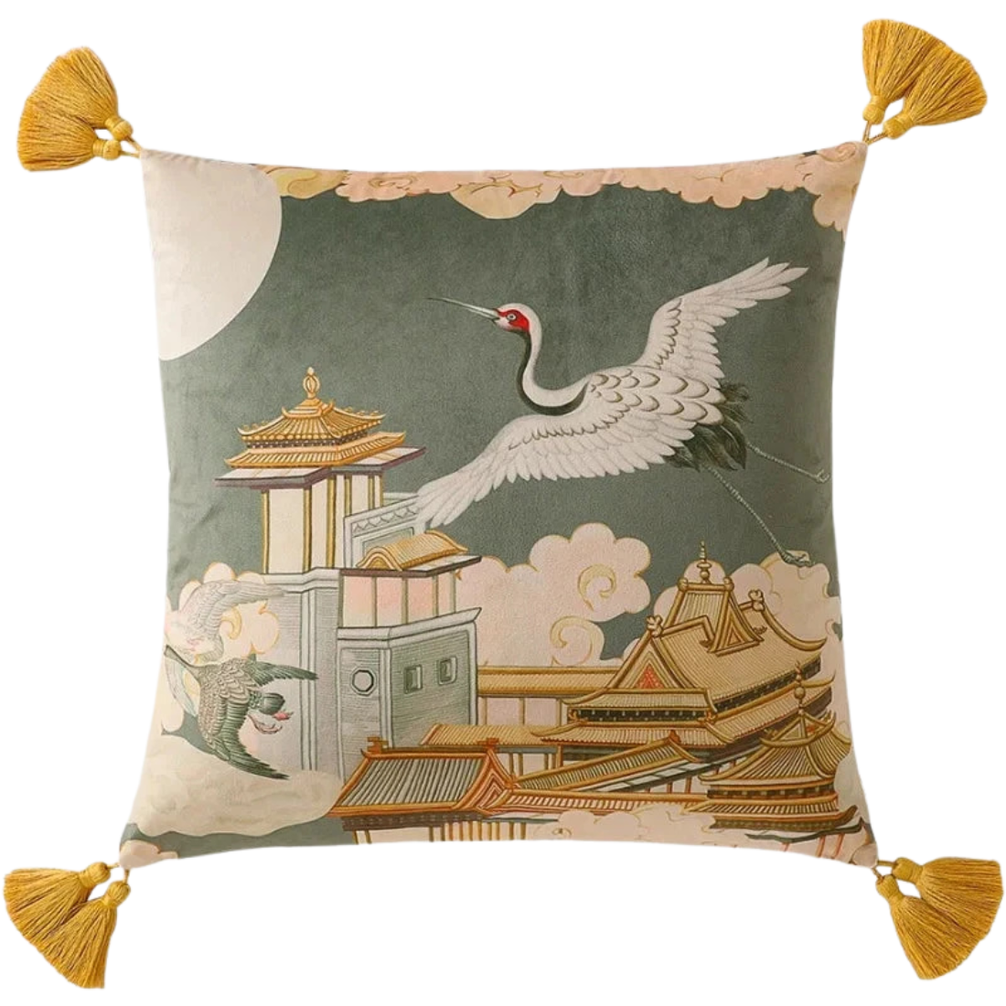 Housse de Coussin Gris Jaune grue blanche avec une tête rouge volant au-dessus de pagodes dorées, entourées de nuages stylisés sous un ciel vert-gris avec une pleine lune visible. Style asiatique traditionnel élégant et harmonieux - de face