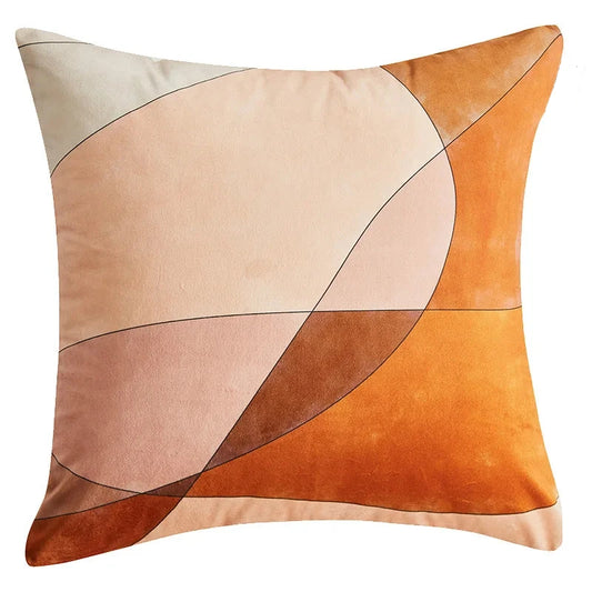 housse de coussin 45x45 couleur terracotta avec un design abstrait minimaliste, composé de formes géométriques arrondies et de couleurs chaudes comme l'orange, le beige et le brun clair, séparées par des lignes noires fines.- de face