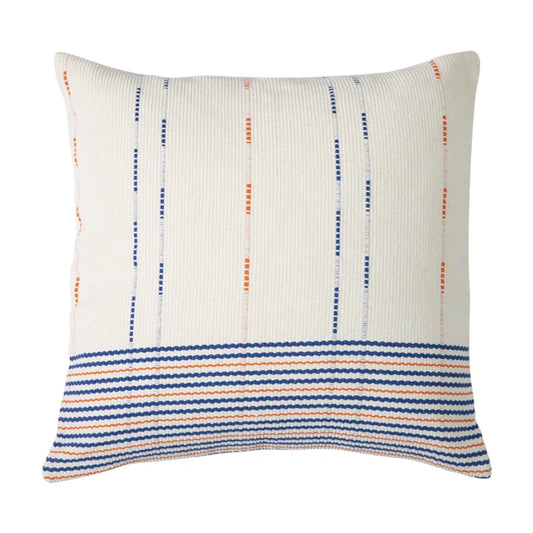 Housse de Coussin Blanc au Crochet avec lignes verticales bleues et orange et bandes horizontales en bas - de face