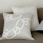 Housse de Coussin Couleur Blanc et Gris   Chaines de Coton - Vignette | Gellone