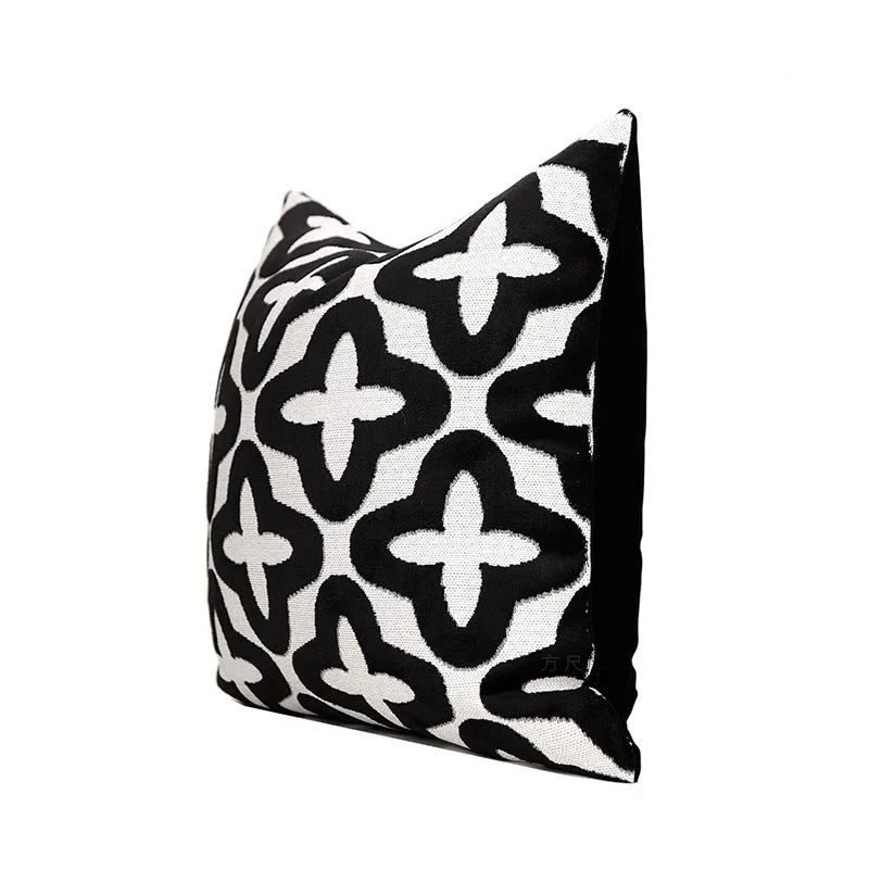 Housses de Coussins Noir et Blanc décoratif carré avec un motif géométrique noir et blanc en croix - de 3/4
