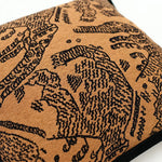 Housse de Coussin Orange et Noir   La Montagne et le Tigre - Vignette | Gellone