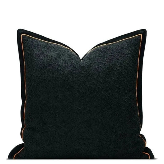 Housse Coussin Noir 60x60 avec texture douce et bordures orange, sur fond blanc - de face